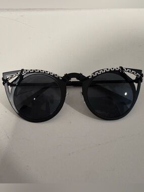 Black Round Sunglasses with Crystal Trim